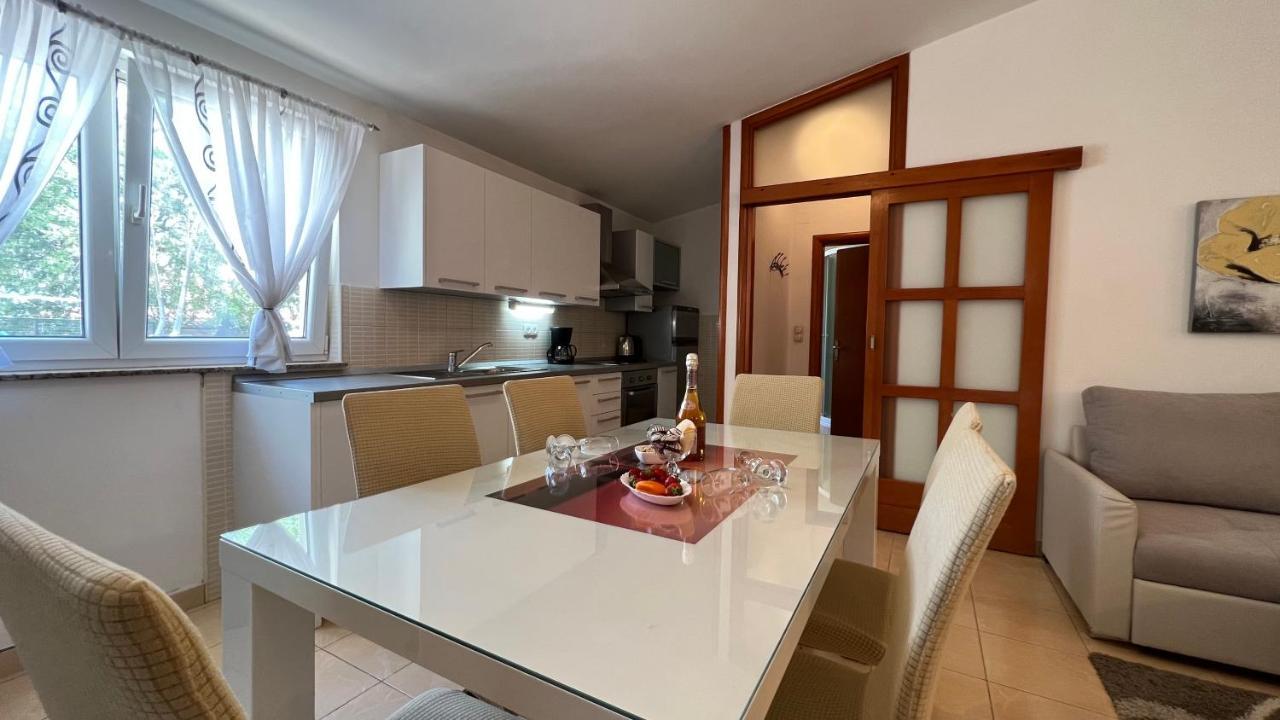 House Roca Apartman Vodice Kültér fotó