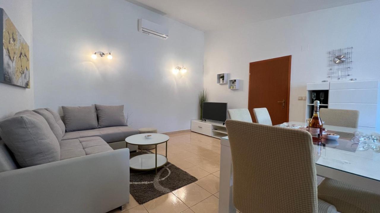 House Roca Apartman Vodice Kültér fotó